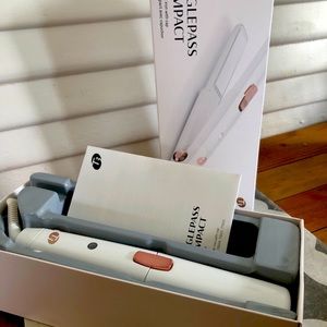 New T3 Compact Flat Iron with Cap